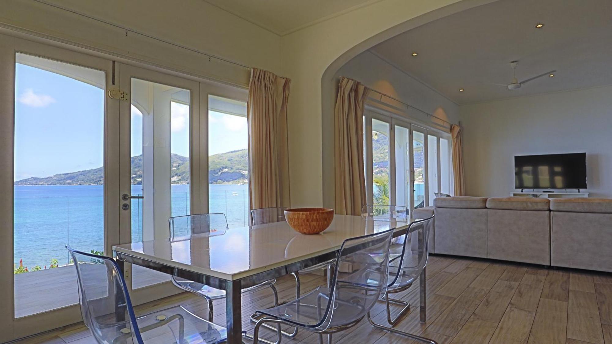 Vallonend Beachfront Villa With Excellent View Bel Ombre Esterno foto