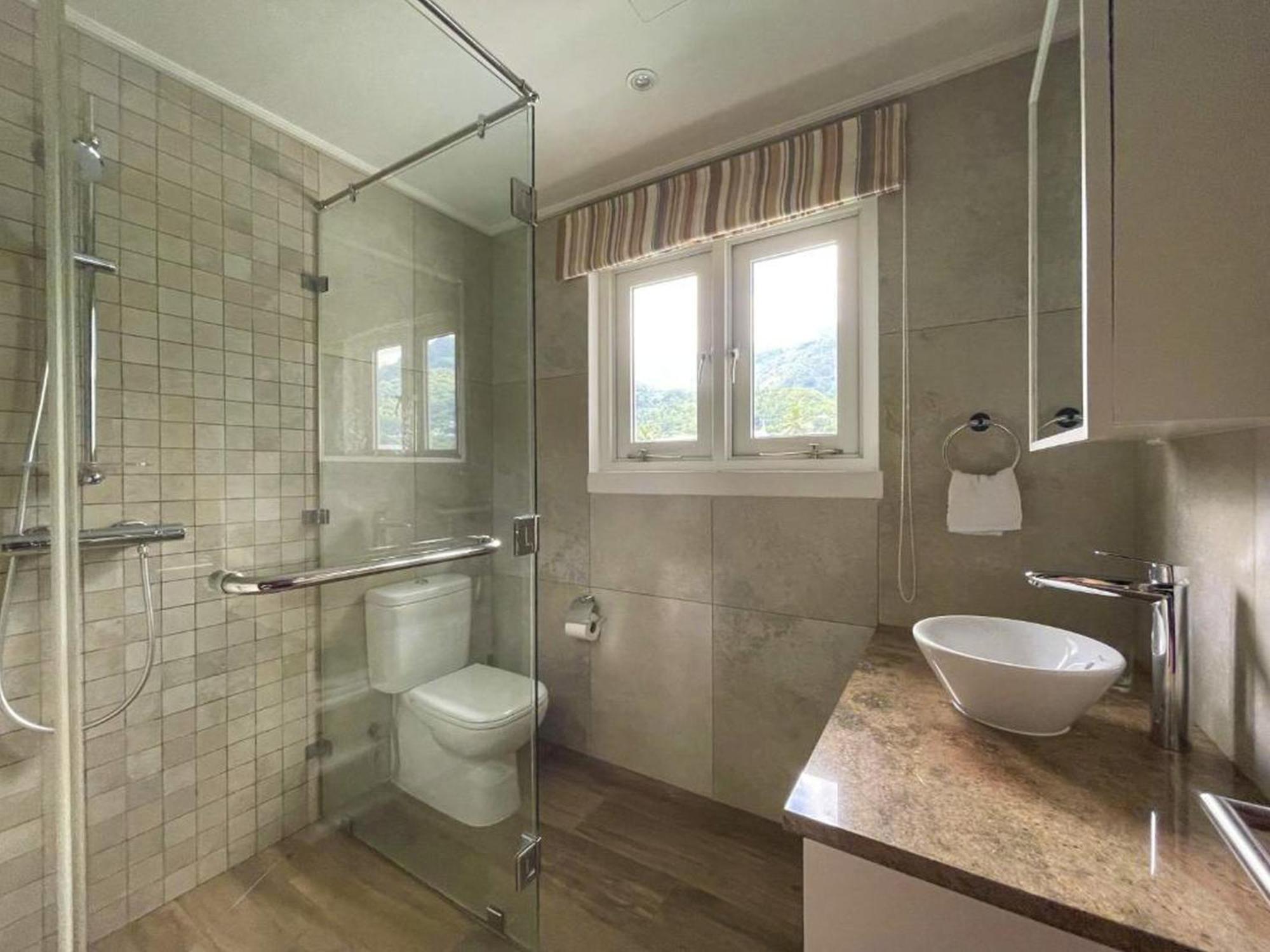 Vallonend Beachfront Villa With Excellent View Bel Ombre Esterno foto