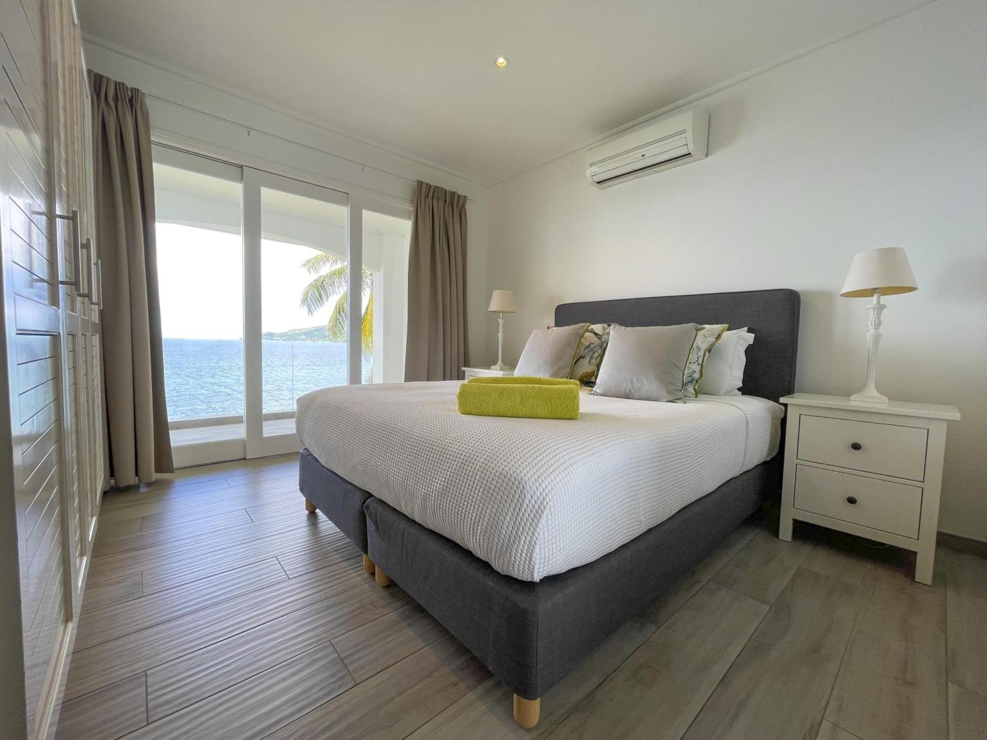 Vallonend Beachfront Villa With Excellent View Bel Ombre Esterno foto