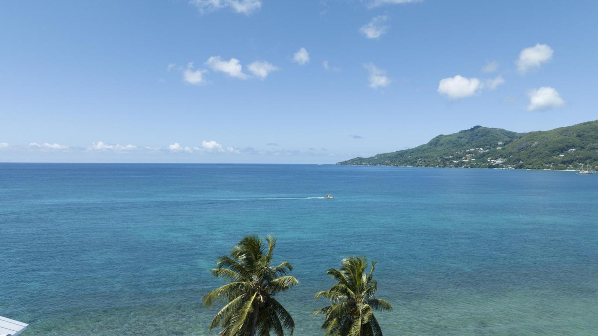 Vallonend Beachfront Villa With Excellent View Bel Ombre Esterno foto