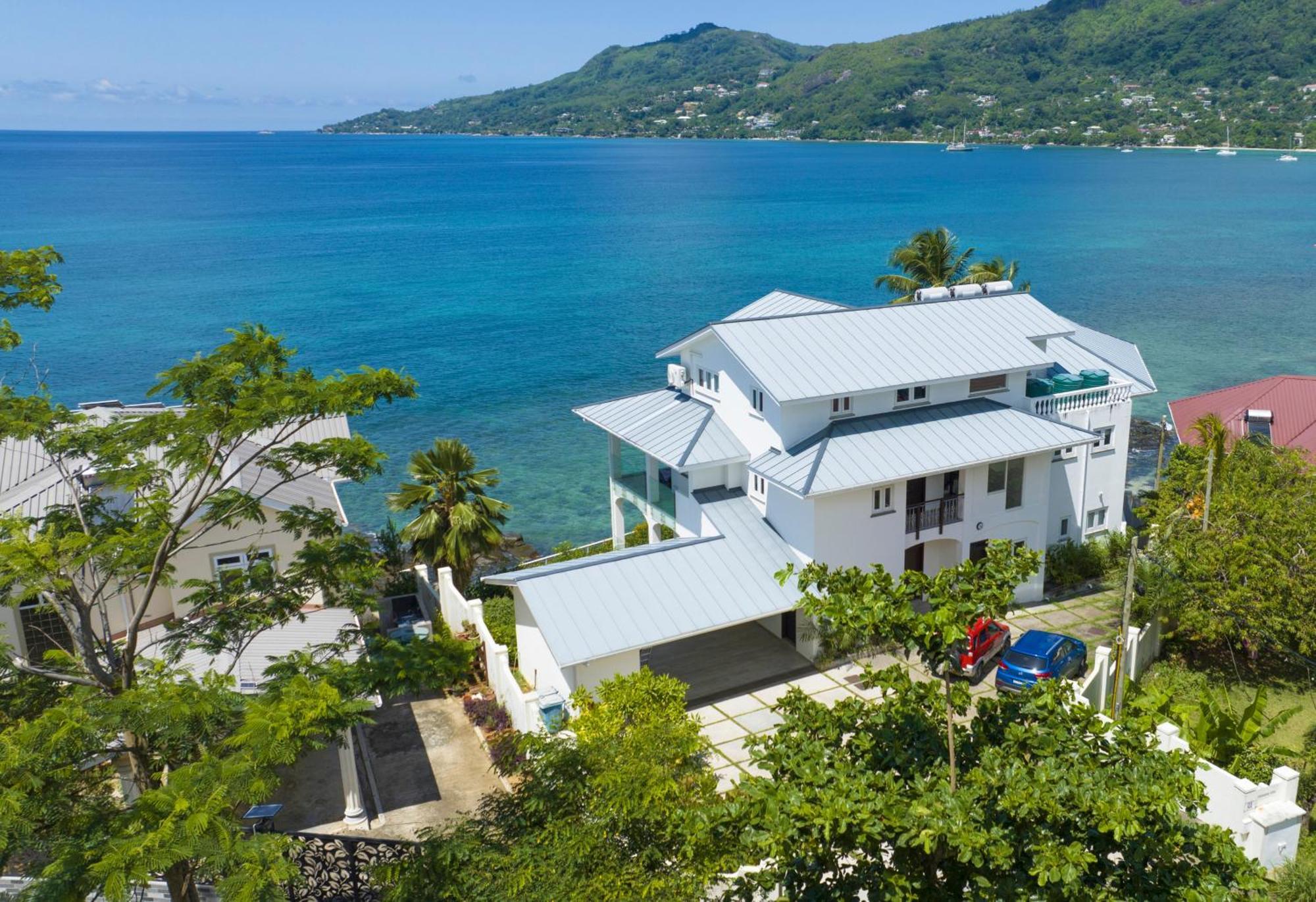 Vallonend Beachfront Villa With Excellent View Bel Ombre Esterno foto