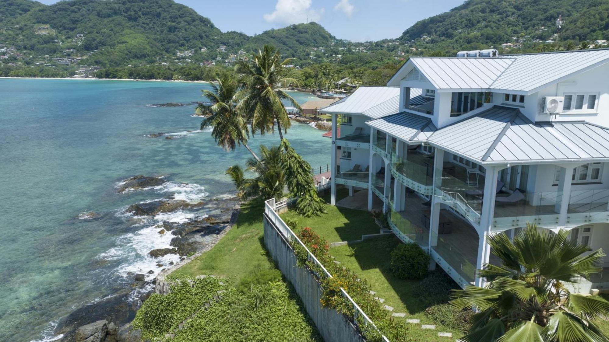 Vallonend Beachfront Villa With Excellent View Bel Ombre Esterno foto